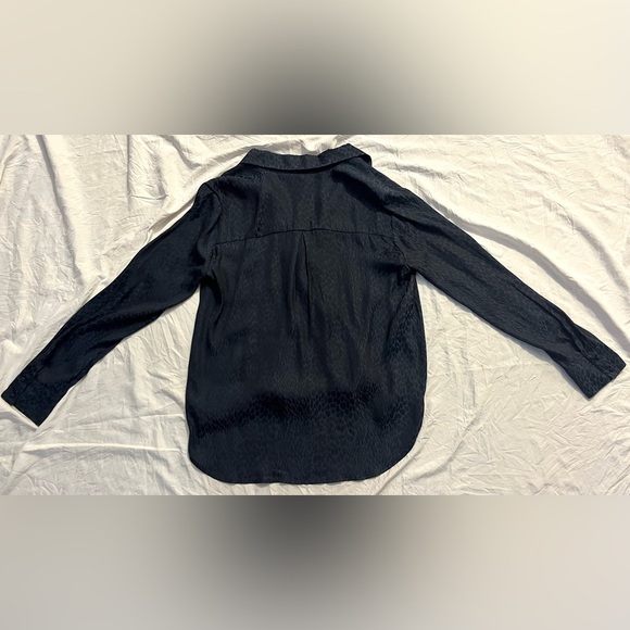 BB Dakota Women's Dark Blue & Black Patterned Wrap Blouse Size Medium - Picture 14 of 15